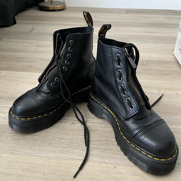 Sinclair milled nappa leather boots - Picture 2 of 9